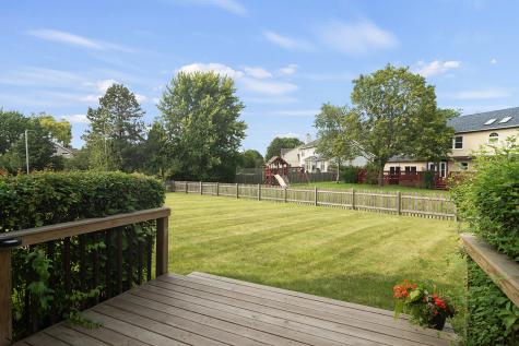 1412 Village Court Buffalo Grove IL 60089