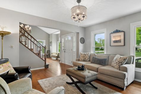 1412 Village Court Buffalo Grove IL 60089