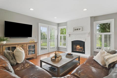 1412 Village Court Buffalo Grove IL 60089
