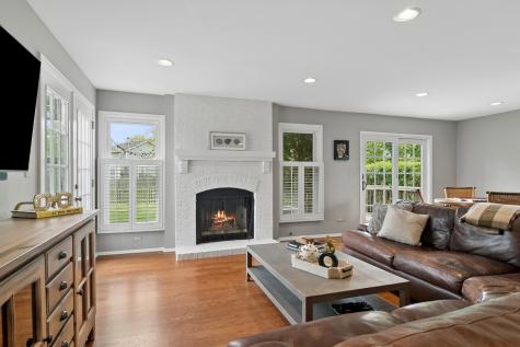 1412 Village Court Buffalo Grove IL 60089