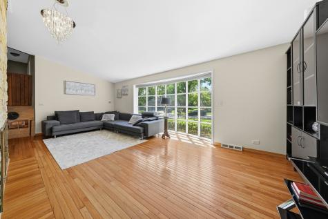 895 Sumac Road Highland Park IL 60035