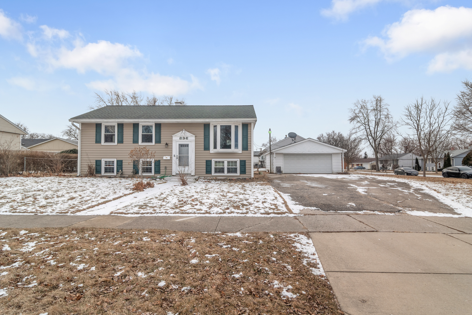 896 Upper Brandon Drive Aurora IL 60506