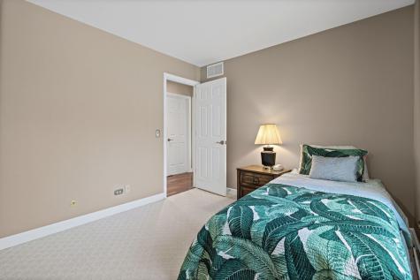 720 Mullady Parkway Libertyville IL 60048