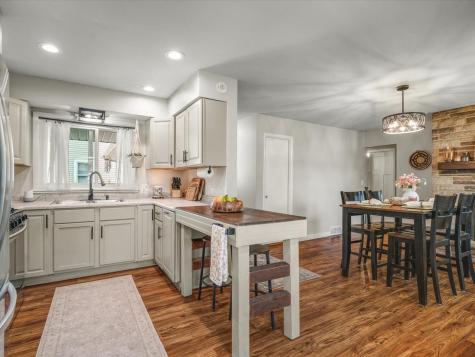 1712 Midway Drive Rockford IL 61103