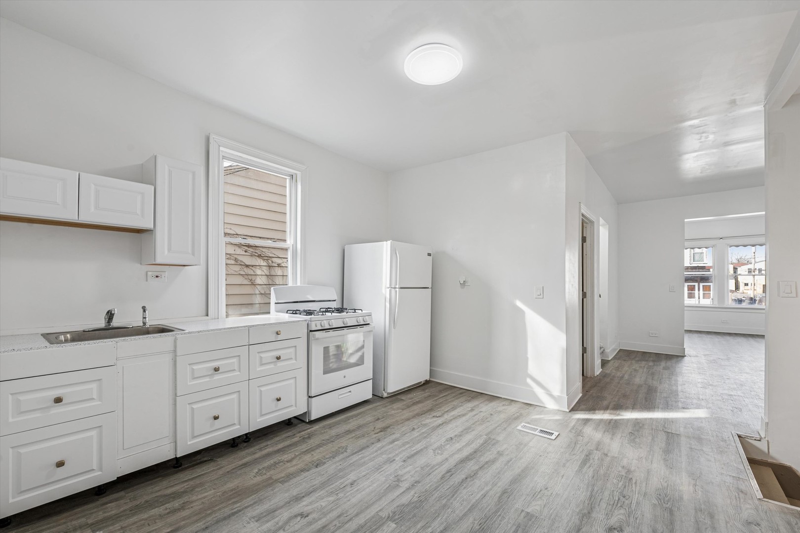 6843 South Carpenter Street Chicago IL 60621
