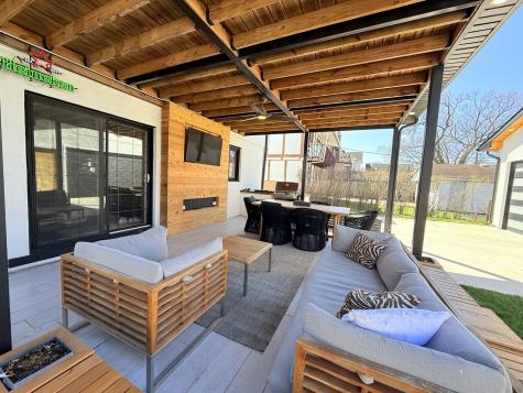 8216 North New England Avenue Niles IL 60714