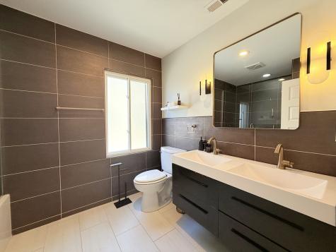 8216 North New England Avenue Niles IL 60714