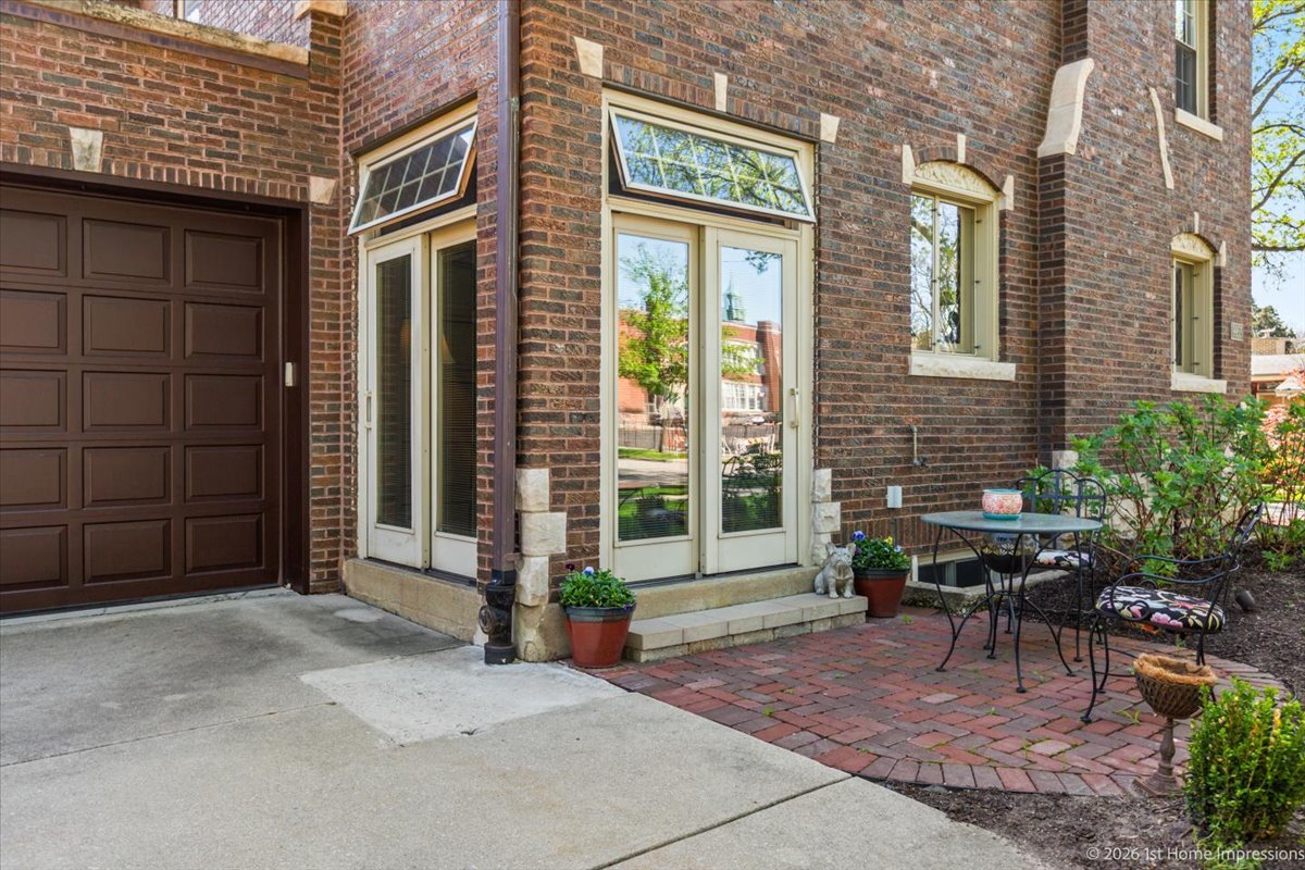 9955 South Hamilton Avenue Chicago IL 60643