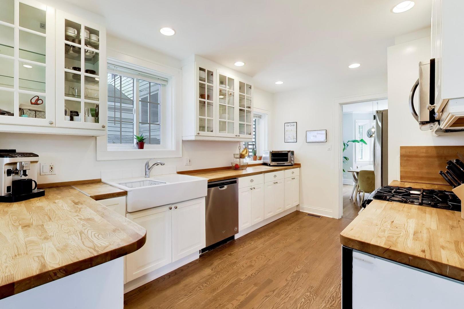 1636 Forest Avenue Wilmette IL 60091