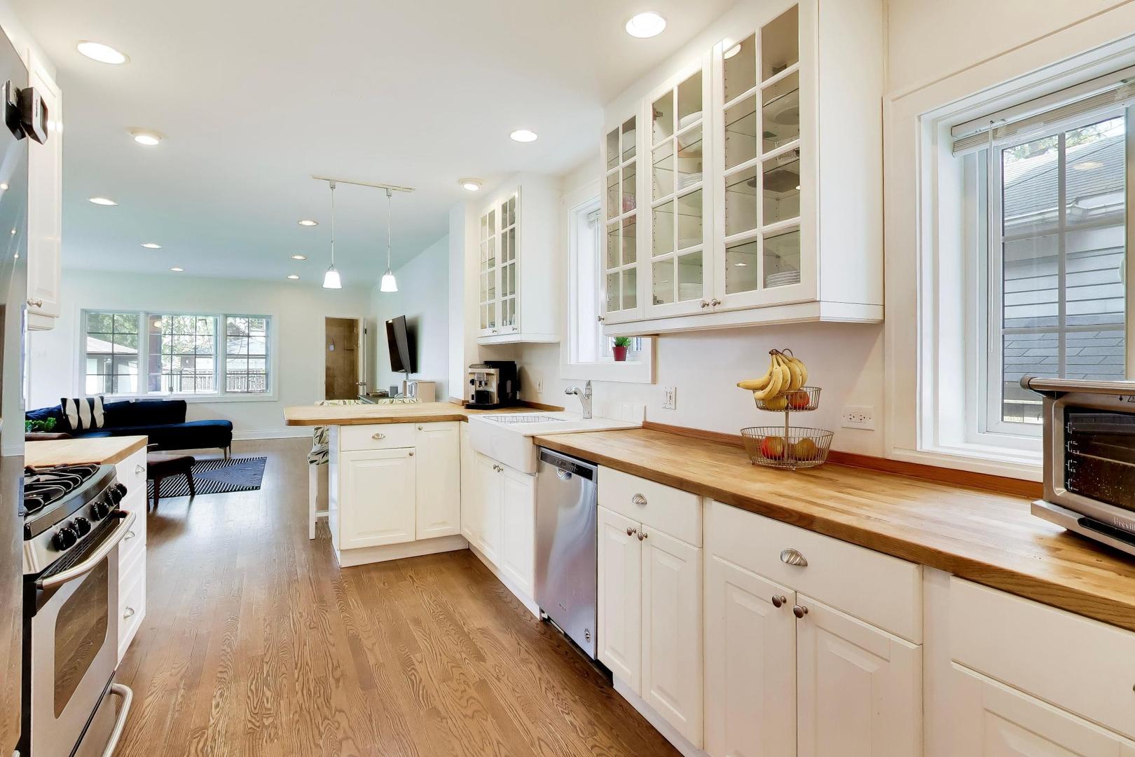 1636 Forest Avenue Wilmette IL 60091