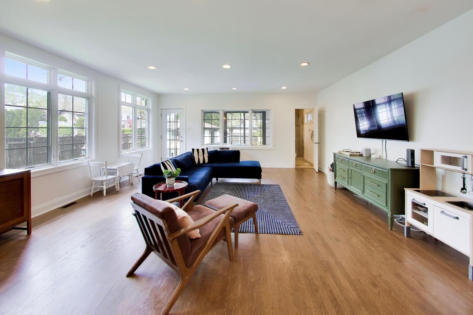 1636 Forest Avenue Wilmette IL 60091