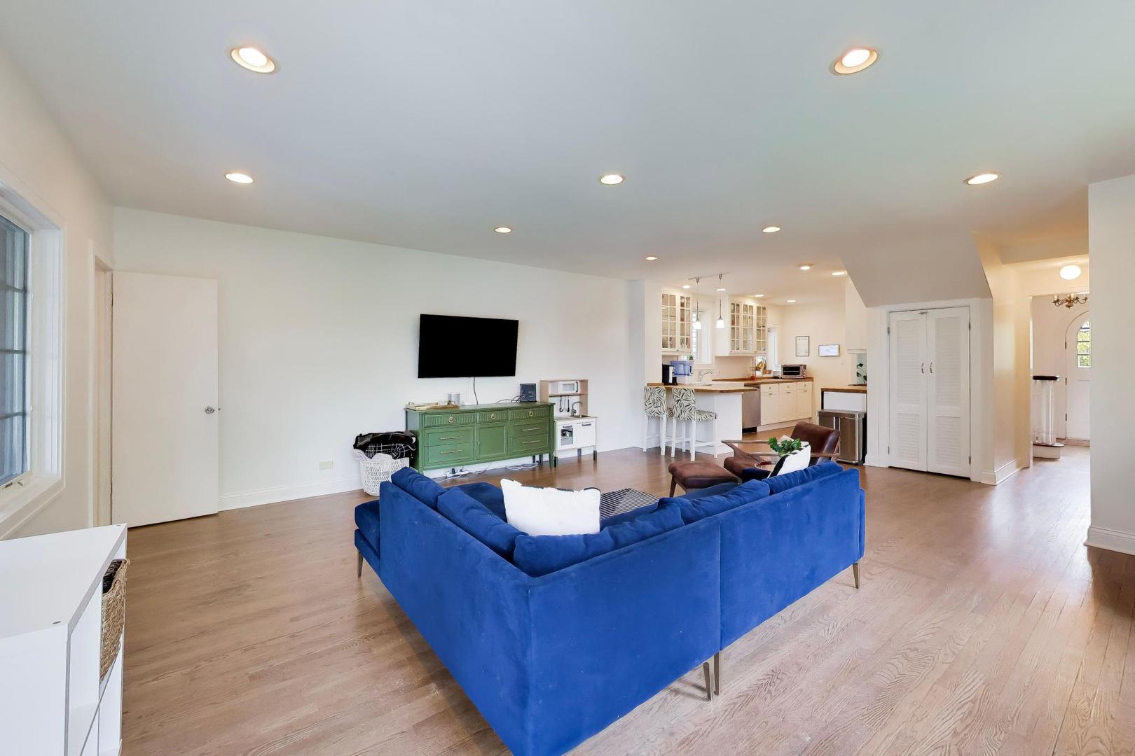 1636 Forest Avenue Wilmette IL 60091