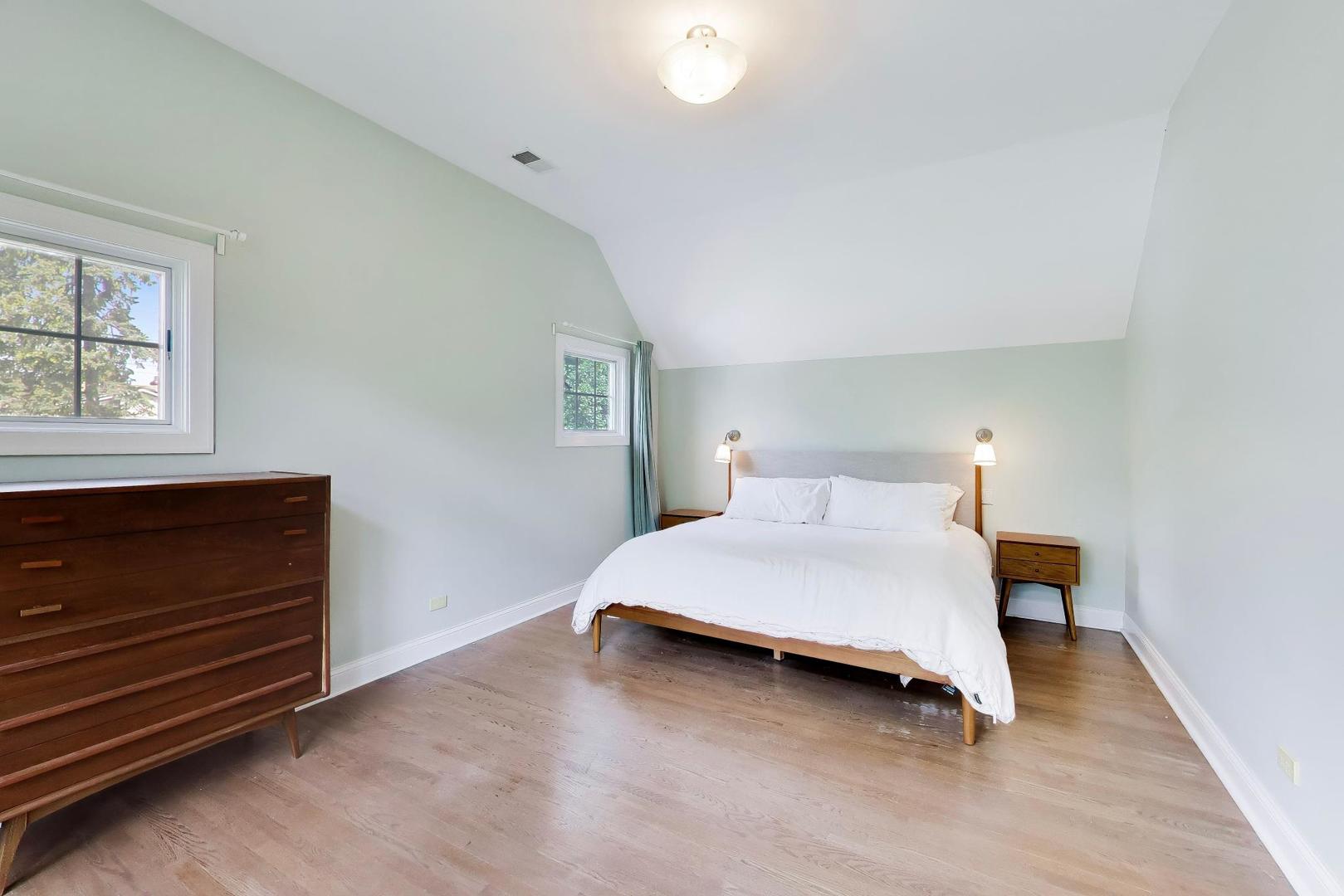 1636 Forest Avenue Wilmette IL 60091