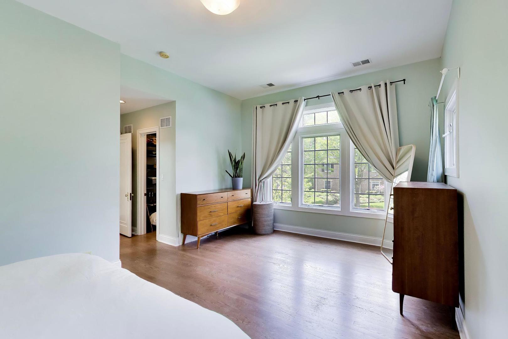 1636 Forest Avenue Wilmette IL 60091