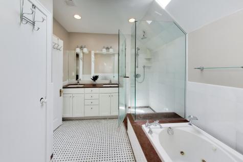 1636 Forest Avenue Wilmette IL 60091
