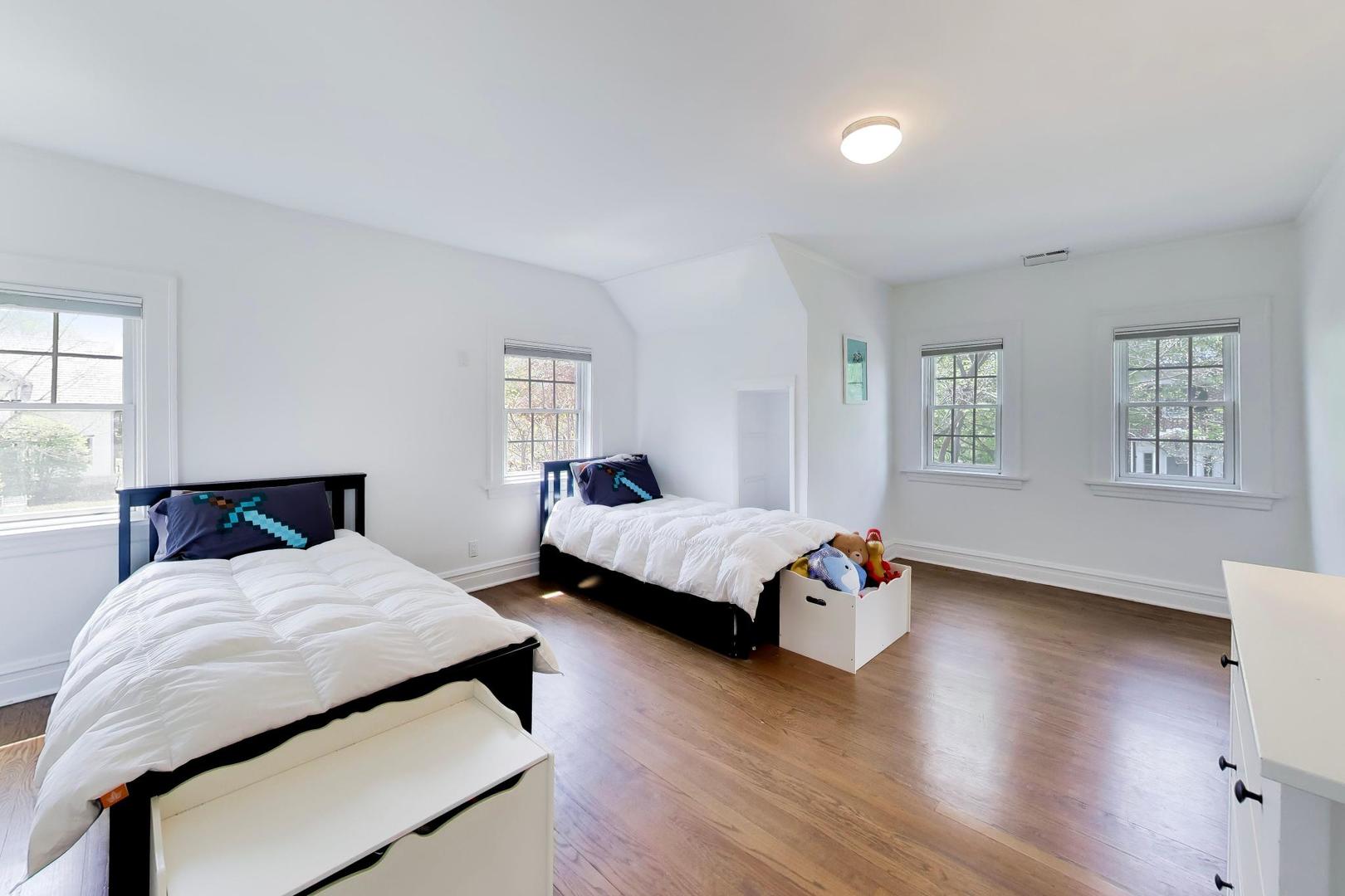 1636 Forest Avenue Wilmette IL 60091