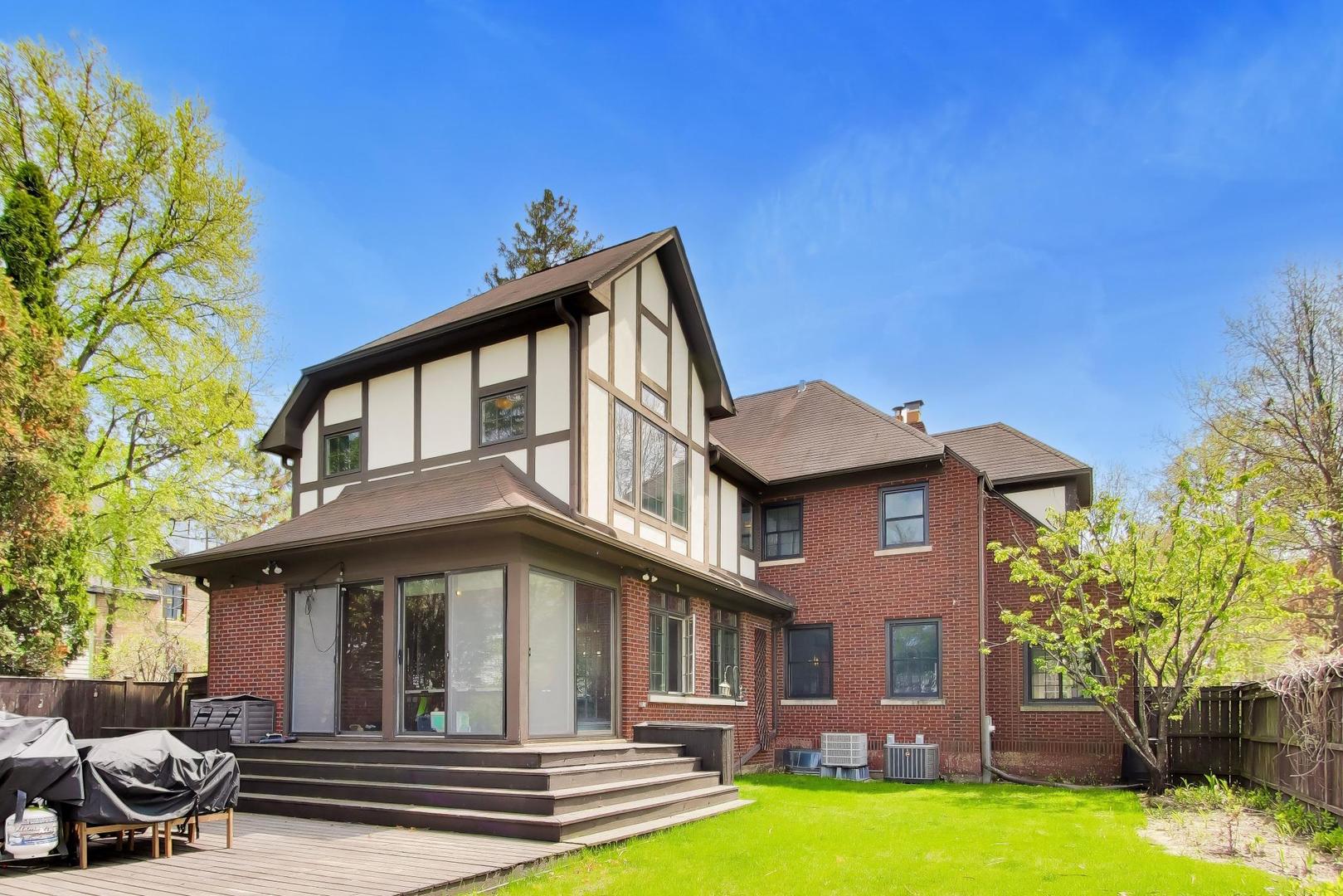 1636 Forest Avenue Wilmette IL 60091