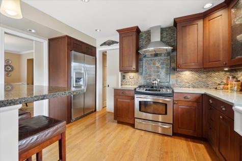407 North Prospect Manor Avenue Mount Prospect IL 60056