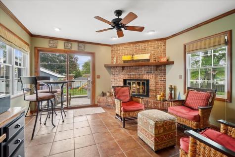 407 North Prospect Manor Avenue Mount Prospect IL 60056