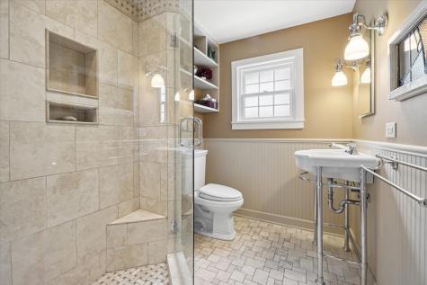 407 North Prospect Manor Avenue Mount Prospect IL 60056