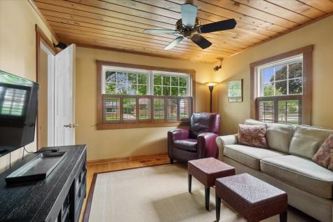 407 North Prospect Manor Avenue Mount Prospect IL 60056