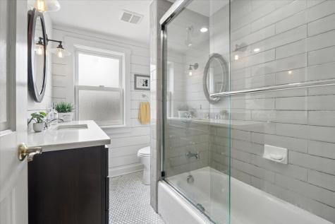 407 North Prospect Manor Avenue Mount Prospect IL 60056