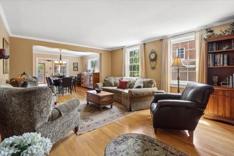 407 North Prospect Manor Avenue Mount Prospect IL 60056