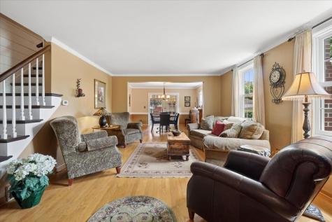 407 North Prospect Manor Avenue Mount Prospect IL 60056