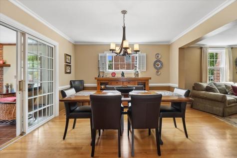 407 North Prospect Manor Avenue Mount Prospect IL 60056