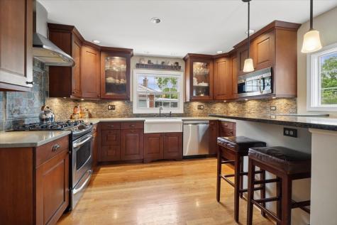 407 North Prospect Manor Avenue Mount Prospect IL 60056