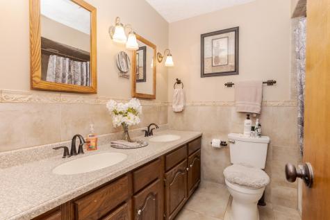 9305 Regal Court Bloomington IL 61705