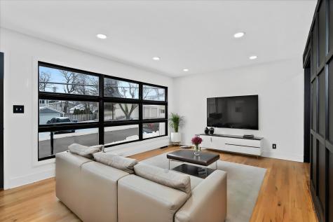1042 North Main Street Naperville IL 60563