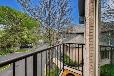 1784 Chestnut Avenue Glenview IL 60025