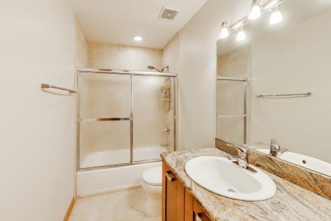 1784 Chestnut Avenue Glenview IL 60025