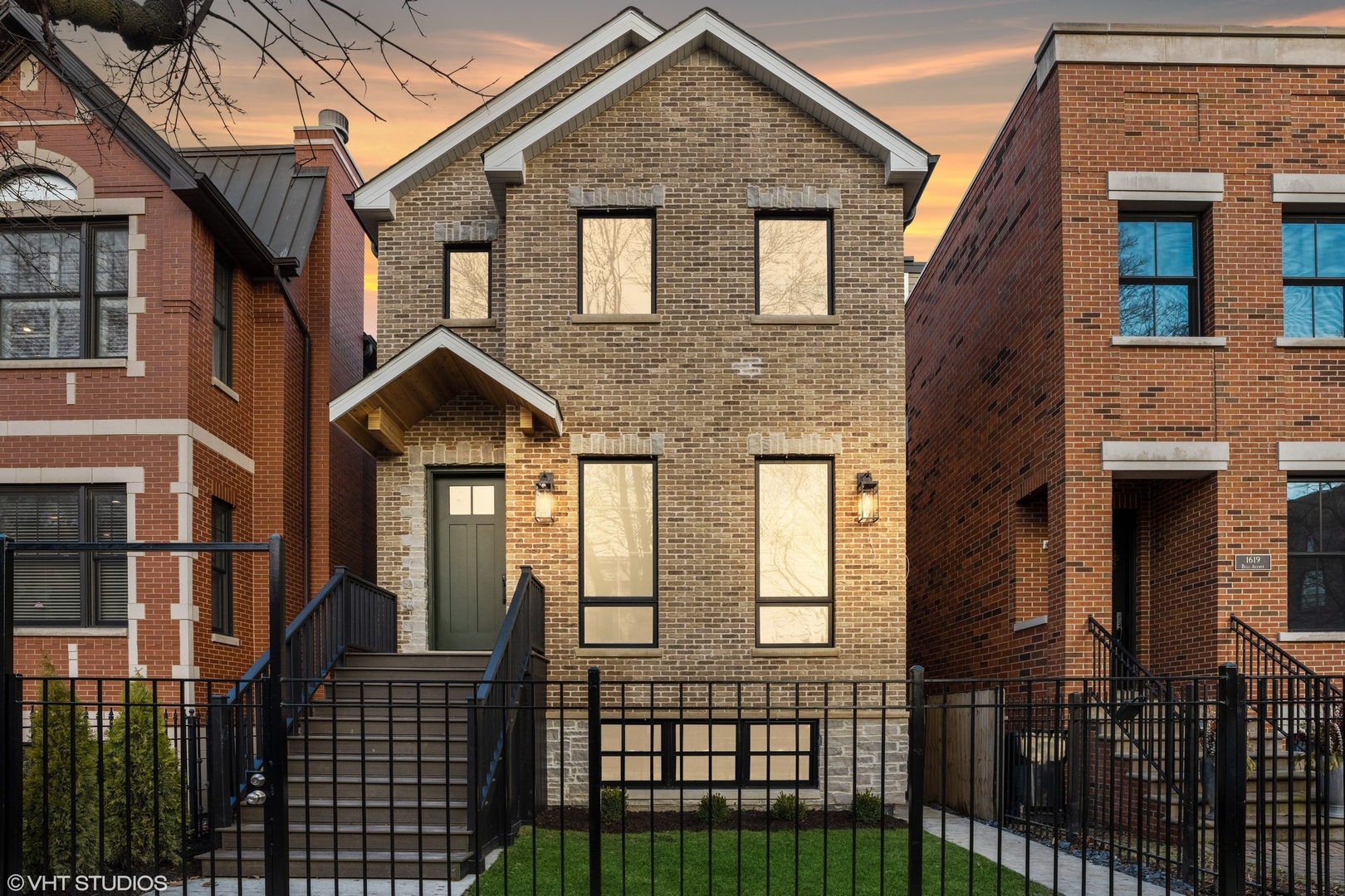 1621 North Bell Avenue Chicago IL 60647