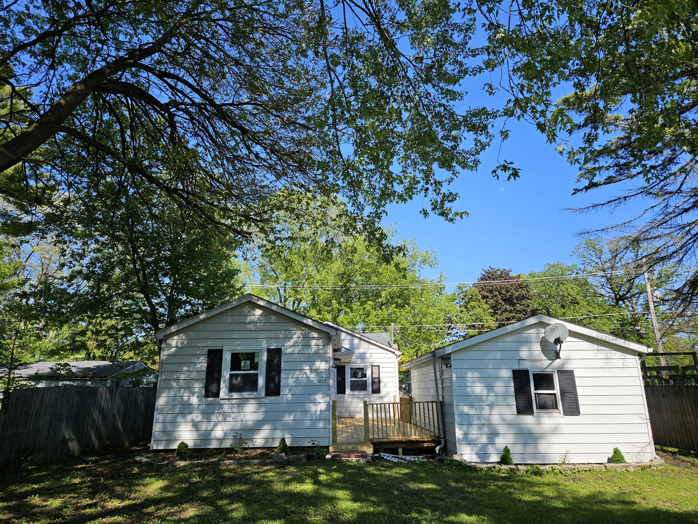 3015 Ezekiel Avenue Zion IL 60099