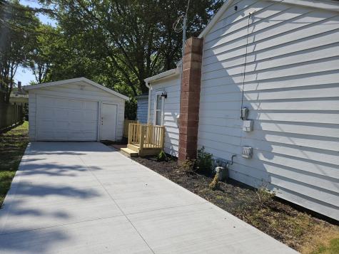 3015 Ezekiel Avenue Zion IL 60099