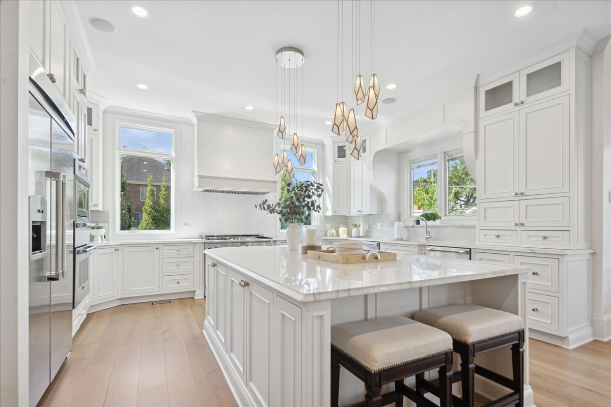 156 Sunnyside Avenue Elmhurst IL 60126