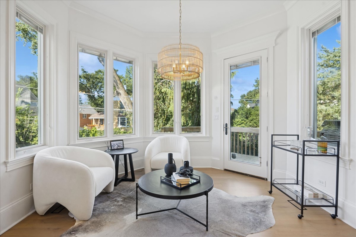 156 Sunnyside Avenue Elmhurst IL 60126