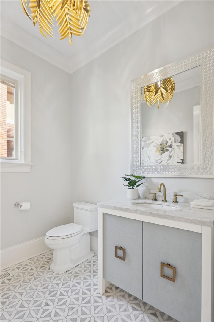 156 Sunnyside Avenue Elmhurst IL 60126