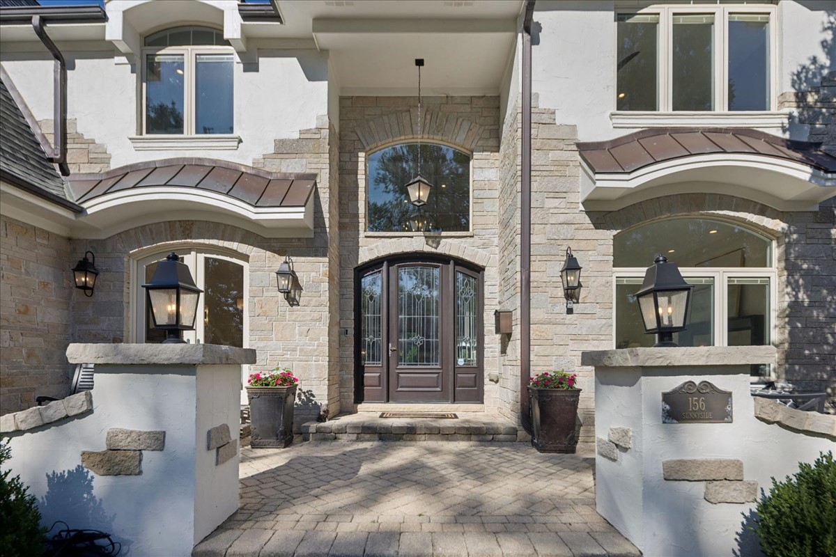 156 Sunnyside Avenue Elmhurst IL 60126