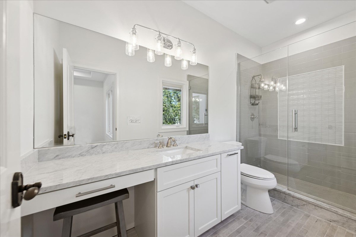 156 Sunnyside Avenue Elmhurst IL 60126