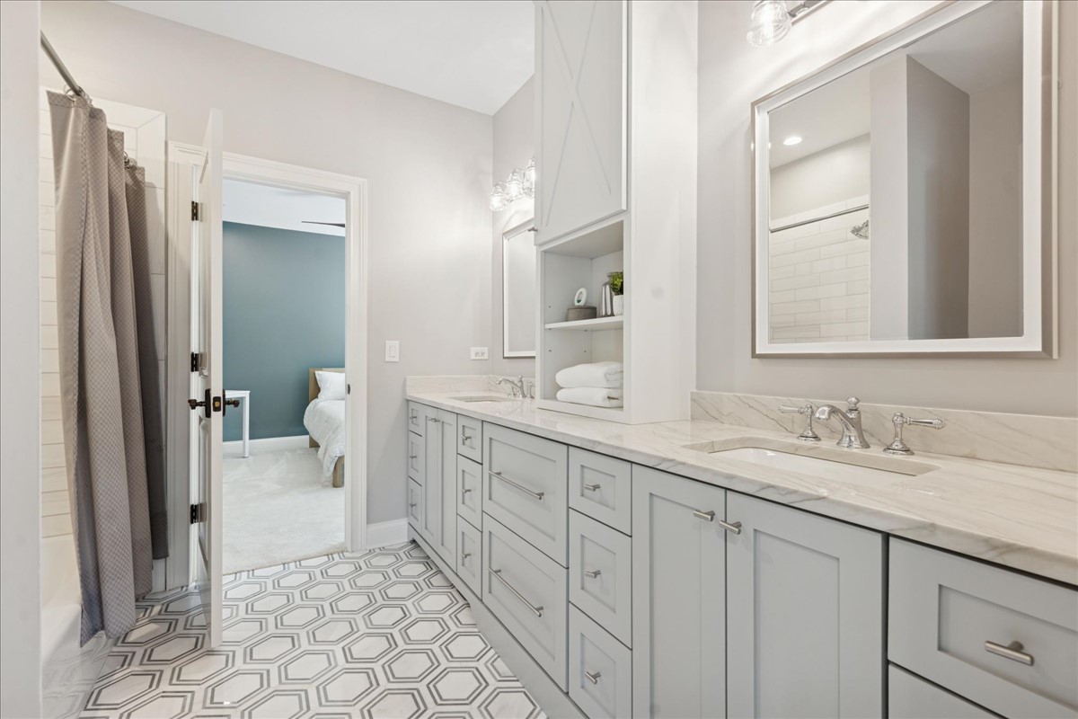 156 Sunnyside Avenue Elmhurst IL 60126