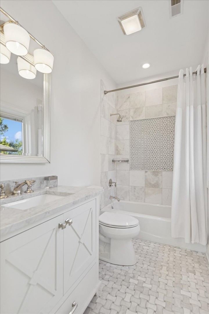 156 Sunnyside Avenue Elmhurst IL 60126