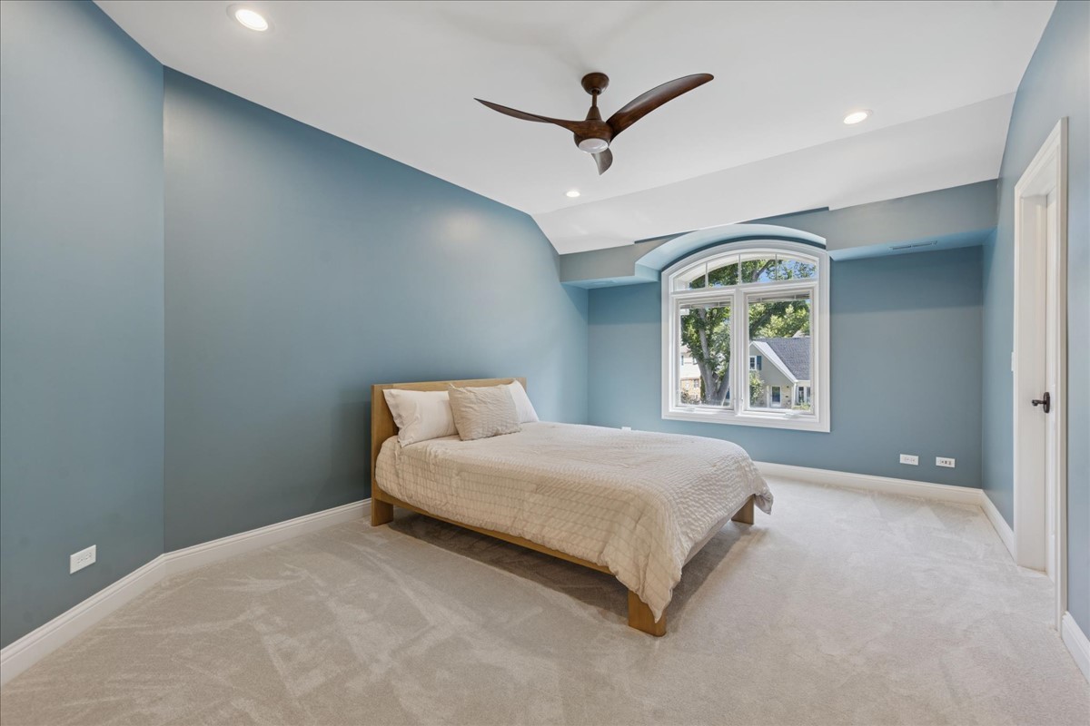 156 Sunnyside Avenue Elmhurst IL 60126