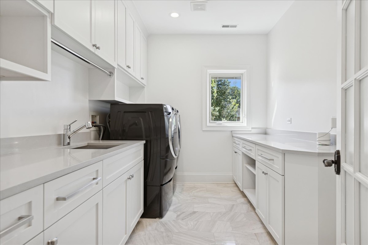 156 Sunnyside Avenue Elmhurst IL 60126