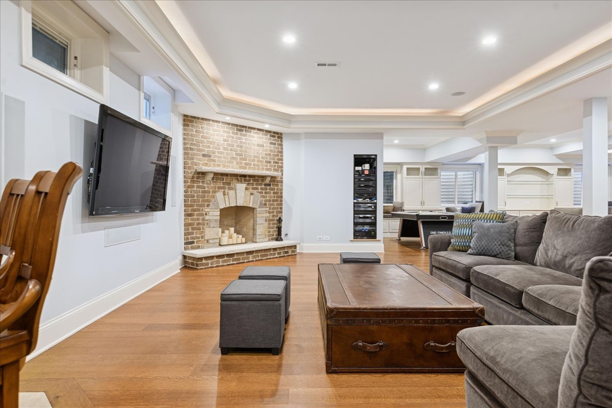 156 Sunnyside Avenue Elmhurst IL 60126