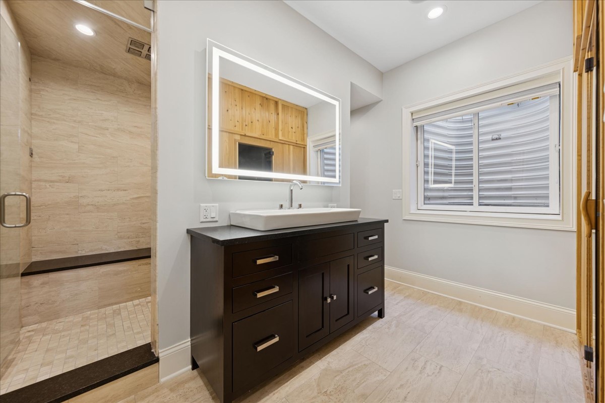 156 Sunnyside Avenue Elmhurst IL 60126