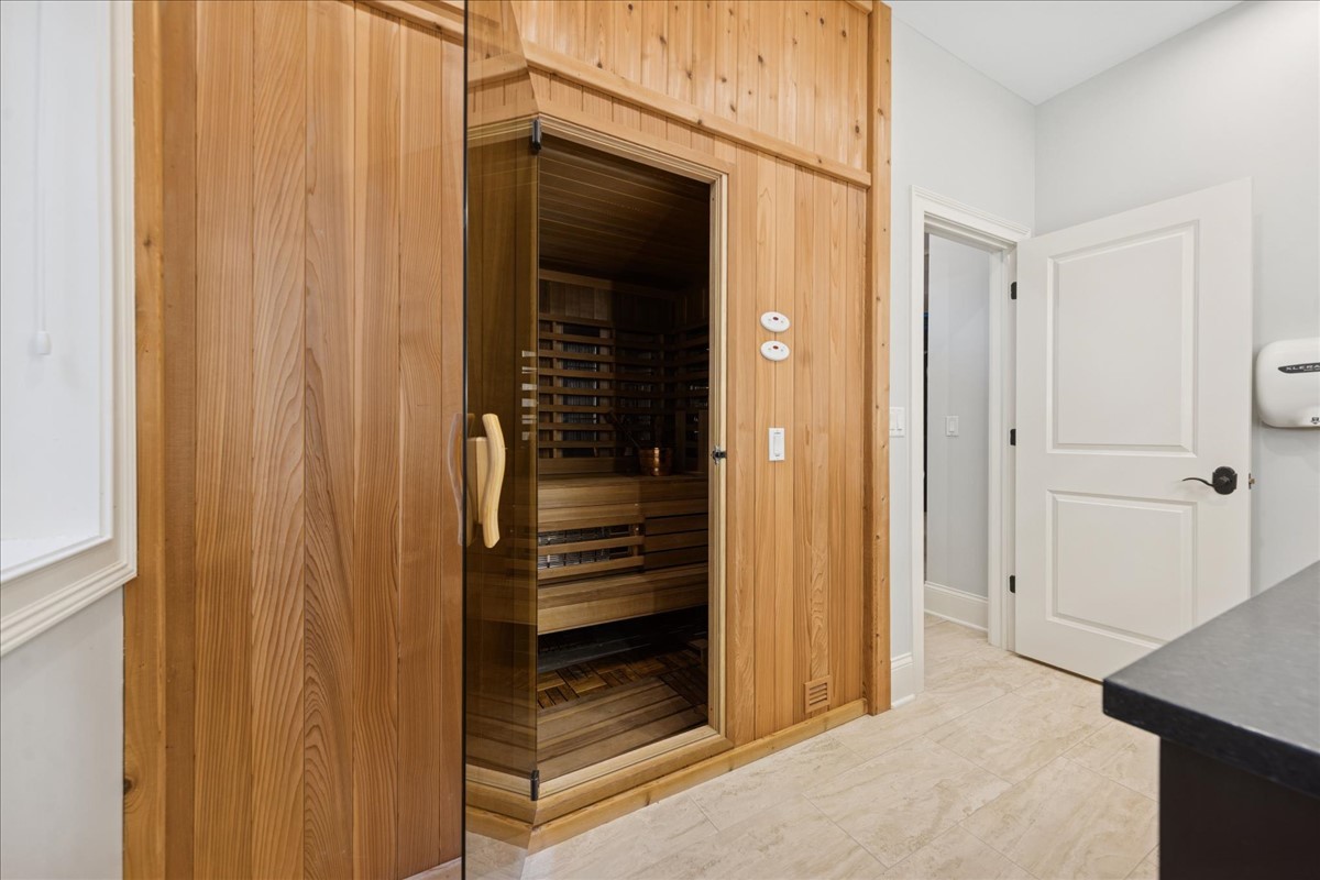 156 Sunnyside Avenue Elmhurst IL 60126