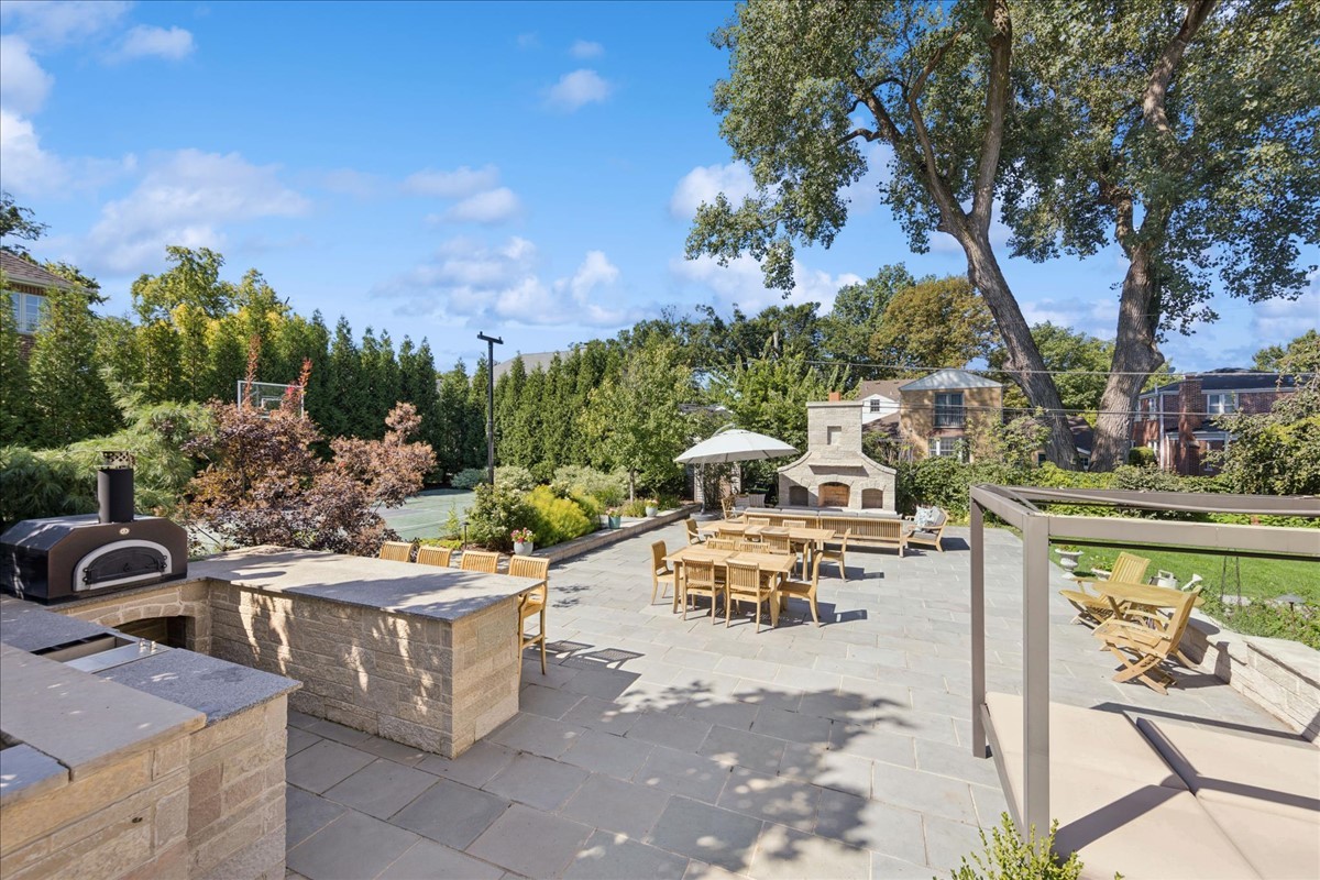 156 Sunnyside Avenue Elmhurst IL 60126